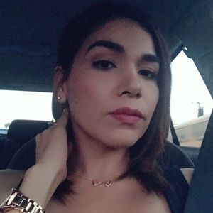 Meet your Posher, Ana